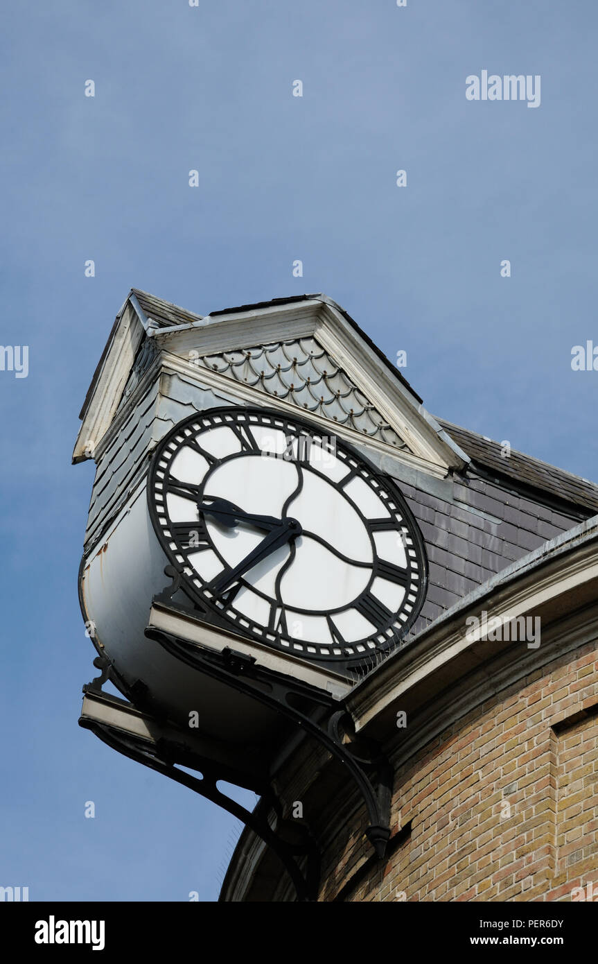 Uhr auf Shire Hall, Hertford, Hertfordshire Stockfoto