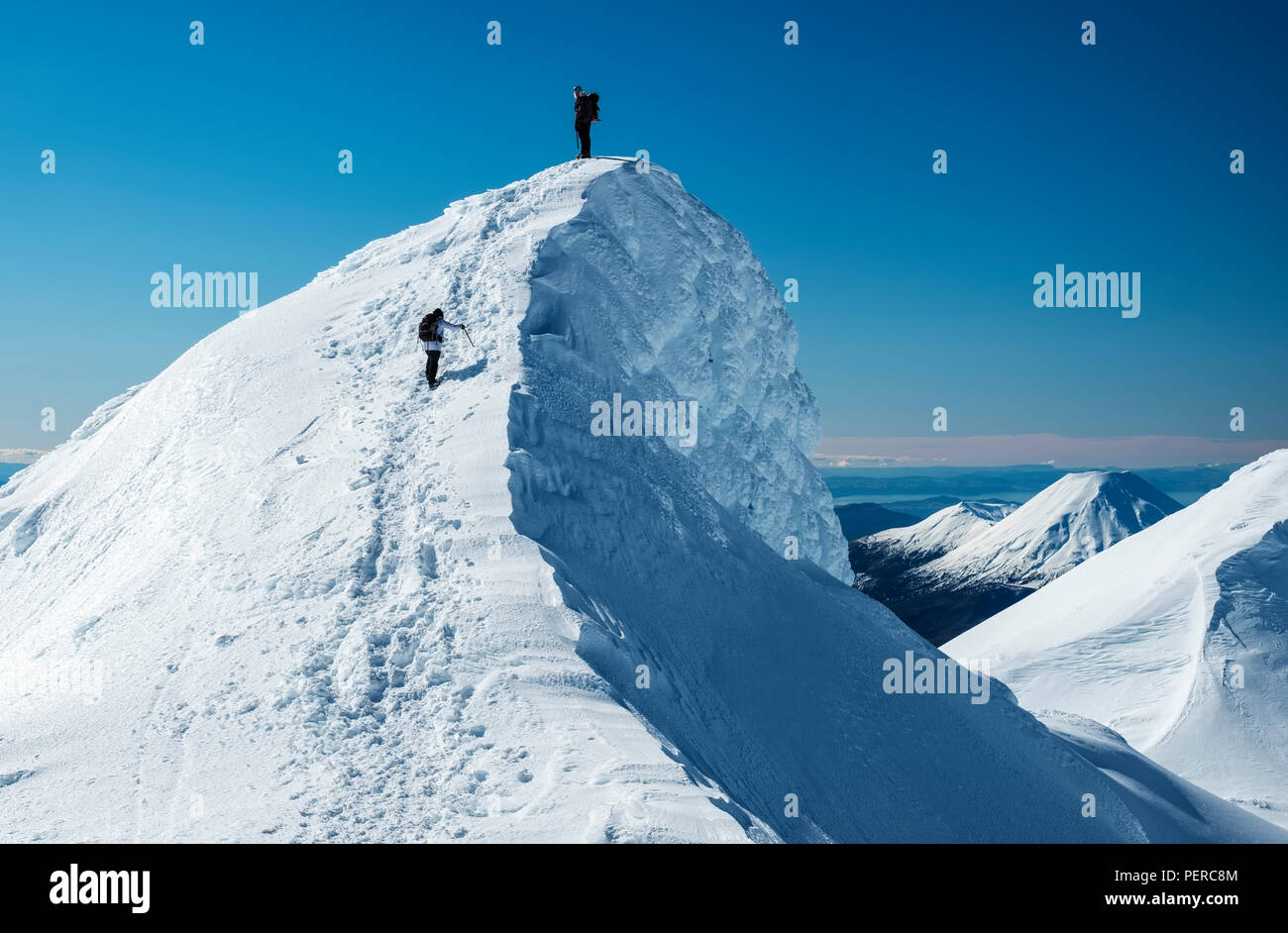 Winter Wandern im Tongariro Nationalpark, Ruapehu, Neuseeland. Stockfoto