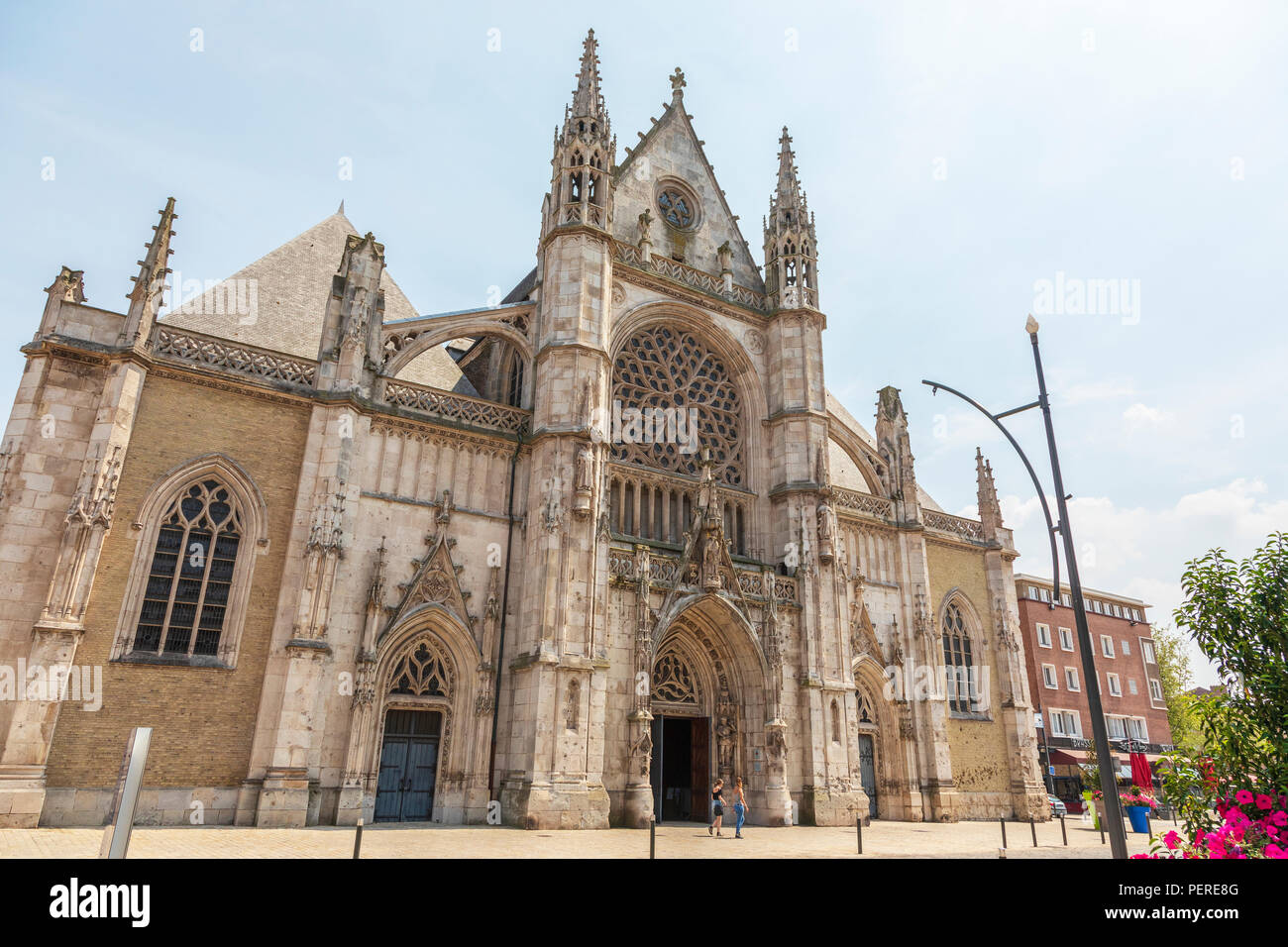 Saint Eloi Kirche, Dünkirchen, Dunkerque, Hants-de-France, Frankreich, mit Einschusslöchern und Schäden aus dem Zweiten Weltkrieg 2. Stockfoto