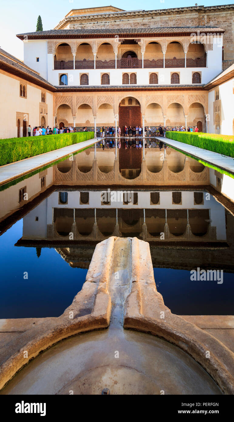 Der Hof der Myrten in der Alhambra in Granada, Spanien Stockfoto