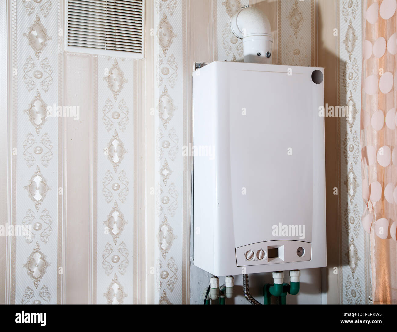 Central heating water tank Fotos und Bildmaterial in hoher Auflösung