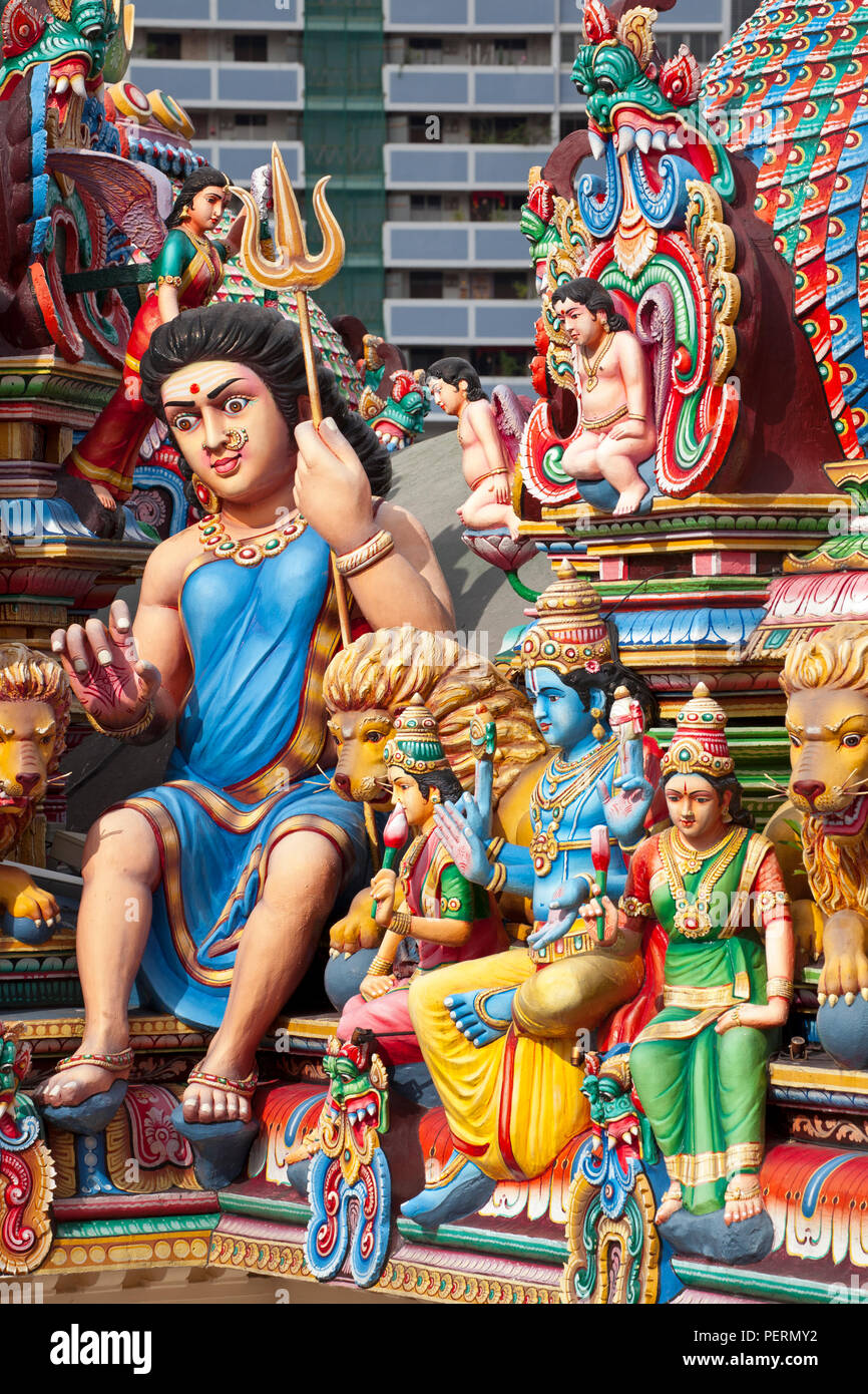 Nahaufnahme der Gopuram der Sri Mariamman Tempel in Singapur. Ein Drawidischen Stil Tempel in Chinatown von Singapur, Singapur, Südostasien Stockfoto