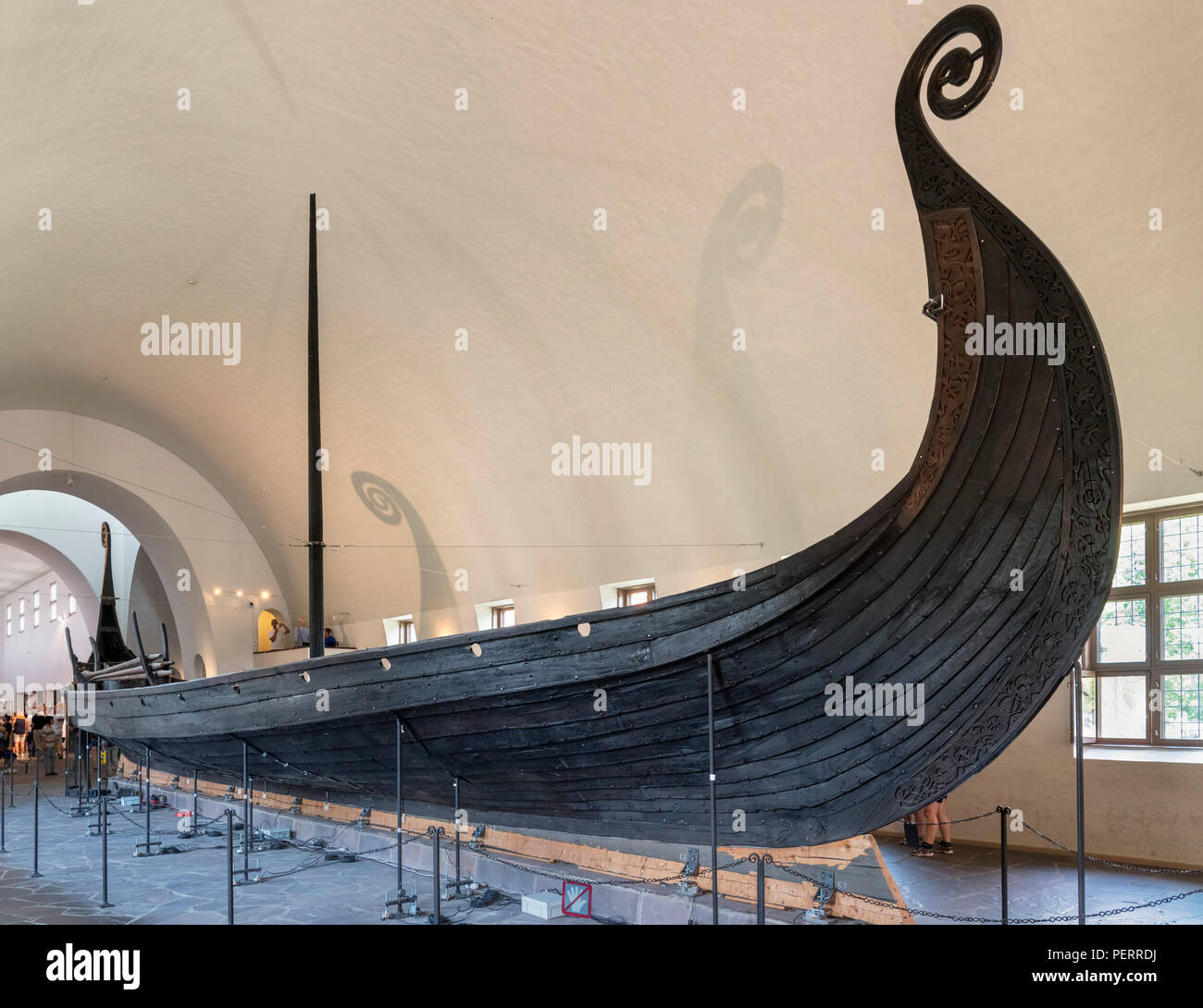 Wikingerschiff. Das Osebergschiff (Osebergskipet) in das Wikingerschiffsmuseum (vikingskipshuset), Bygdøy, Oslo, Norwegen Stockfoto