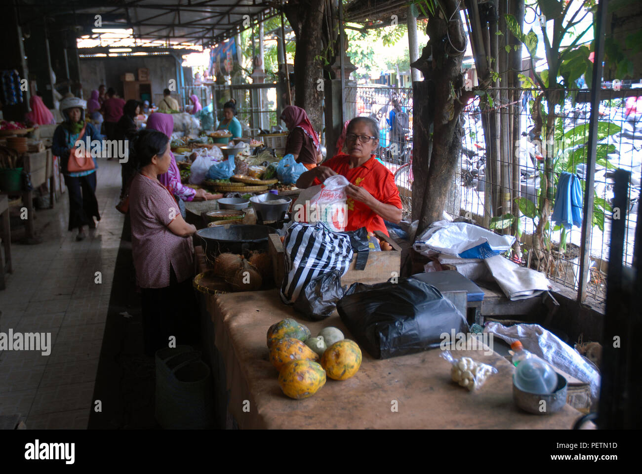 Obst- und Gemüsemarkt Prawirotaman Bezirk von Yogyakarta, Java, Indonesien. Stockfoto