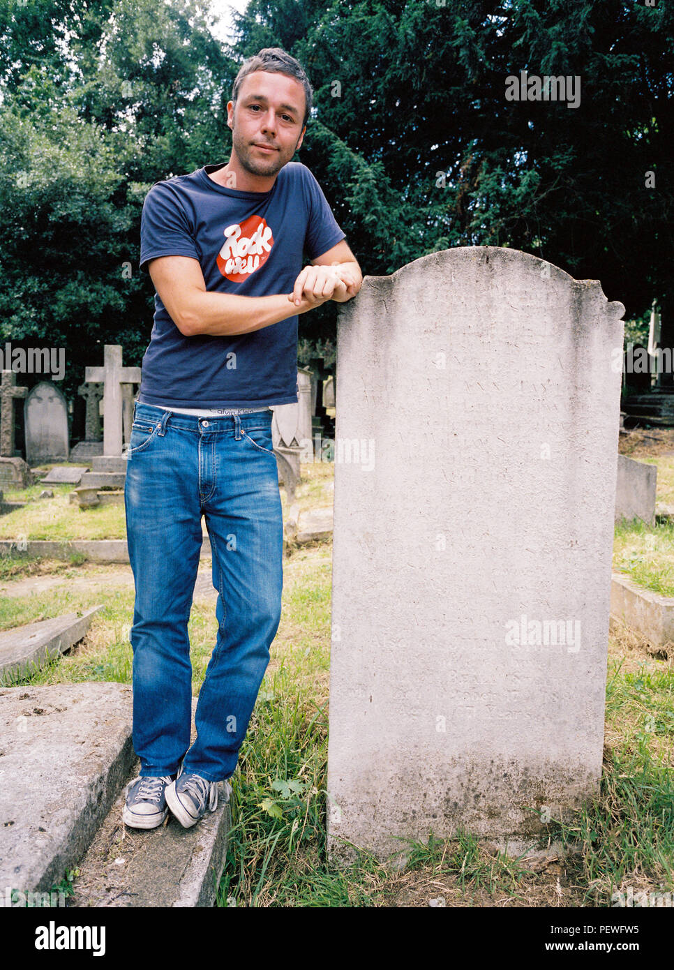 Portrait des Musikers Baxter Dury (Sohn von Ian Dury) in Hampstead, London Am 15. Juli 2005 fotografiert. Stockfoto