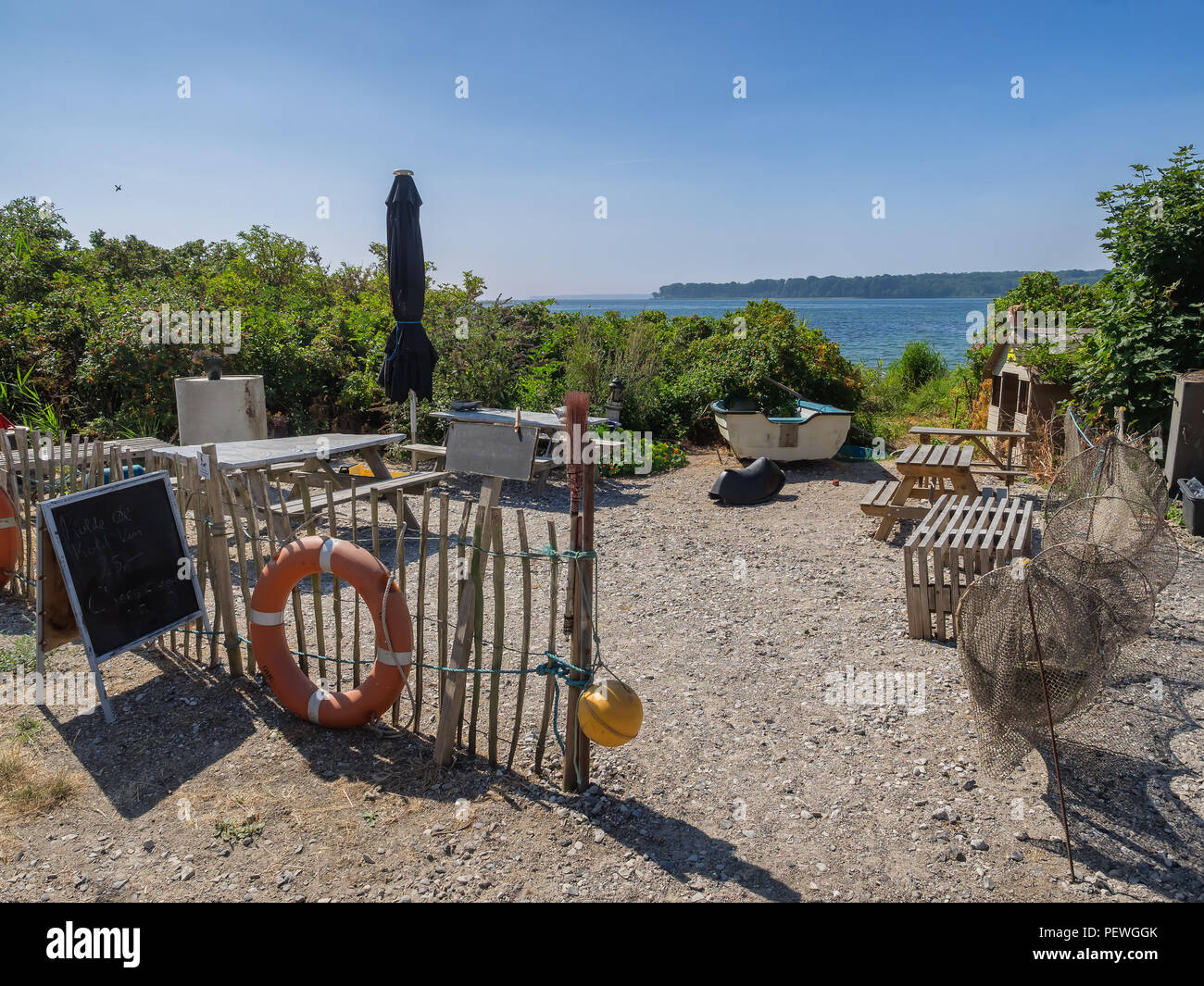 Kleinen informellen Garten auf der Insel Hjarnoe in Jütland, Dänemark Stockfoto