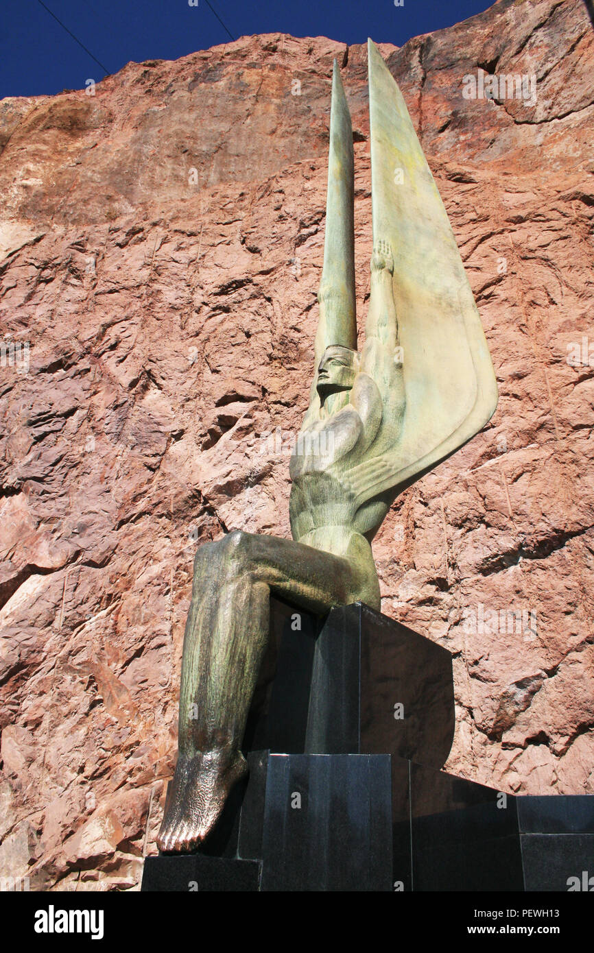 Im Art déco-Stil Skulptur, die Zahlen der Republik von Oskar J. W. Hansen, Denkmal der Widmung auf der Nevada Seite der Hoover Dam, Nevada, USA Stockfoto