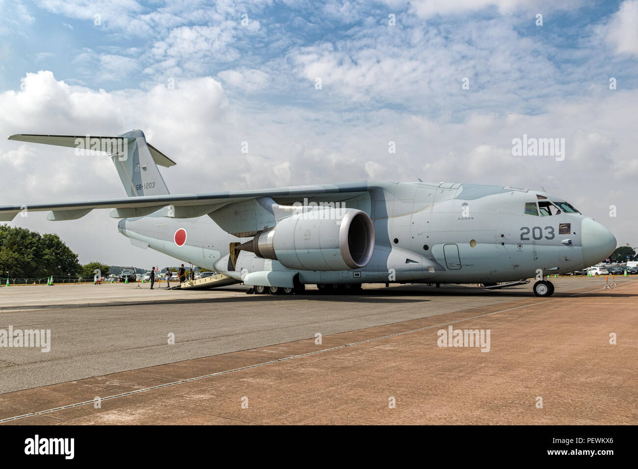 FAIRFORD, ENGLAND - May 13, 2018: Japanische Verteidigung-kraft Kawasaki C-2-Flugzeuge, die auf dem Rollfeld des RAF Fairford Airbase. Stockfoto