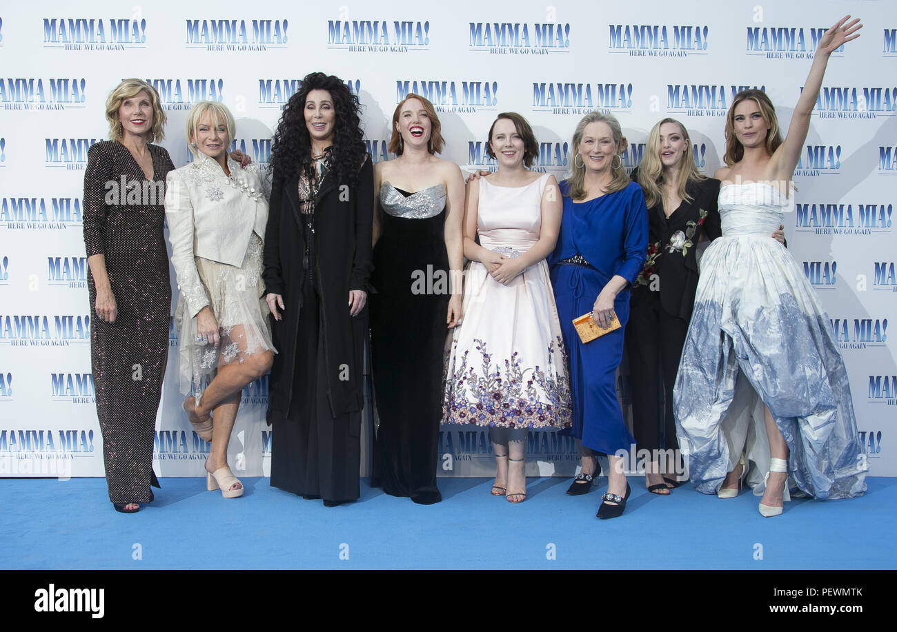 Weltpremiere von "Mamma Mia! Hier gehen wir wieder an den Eventim Apollo, London statt. Mit: Christina Baranski, Judy Cramer, Cher, Jessica Keenan Wynn, Alexa Davies, Meryl Streep, Amanda Seyfried, Lily James Wo: London, Großbritannien Wann: 16 Aug 2018 Quelle: JRP/WANN Stockfoto