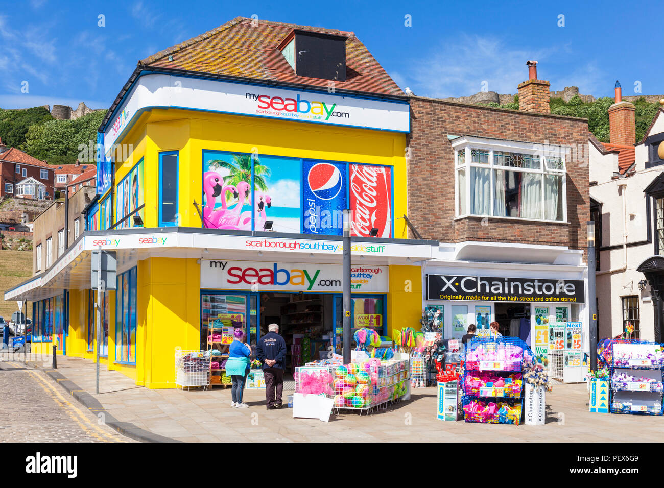 Scarborough shopping Meer shop seabay.com Haushaltswaren shop Scarborough copycat Shop sandside Scarborough scarborough Yorkshire north yorkshire Gb uk Stockfoto