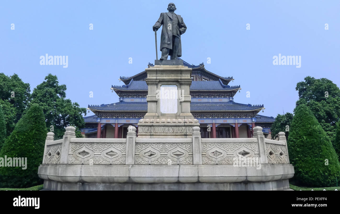 Die Sun Yat-sen-Statue, die in der Sun Yat-sen Memorial Hall Stockfoto