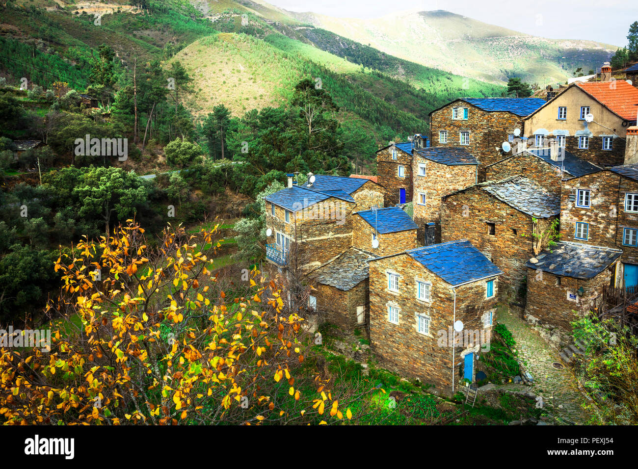 Schöne Piodao Dorf, mit traditionellen Häusern, Portugal. Stockfoto