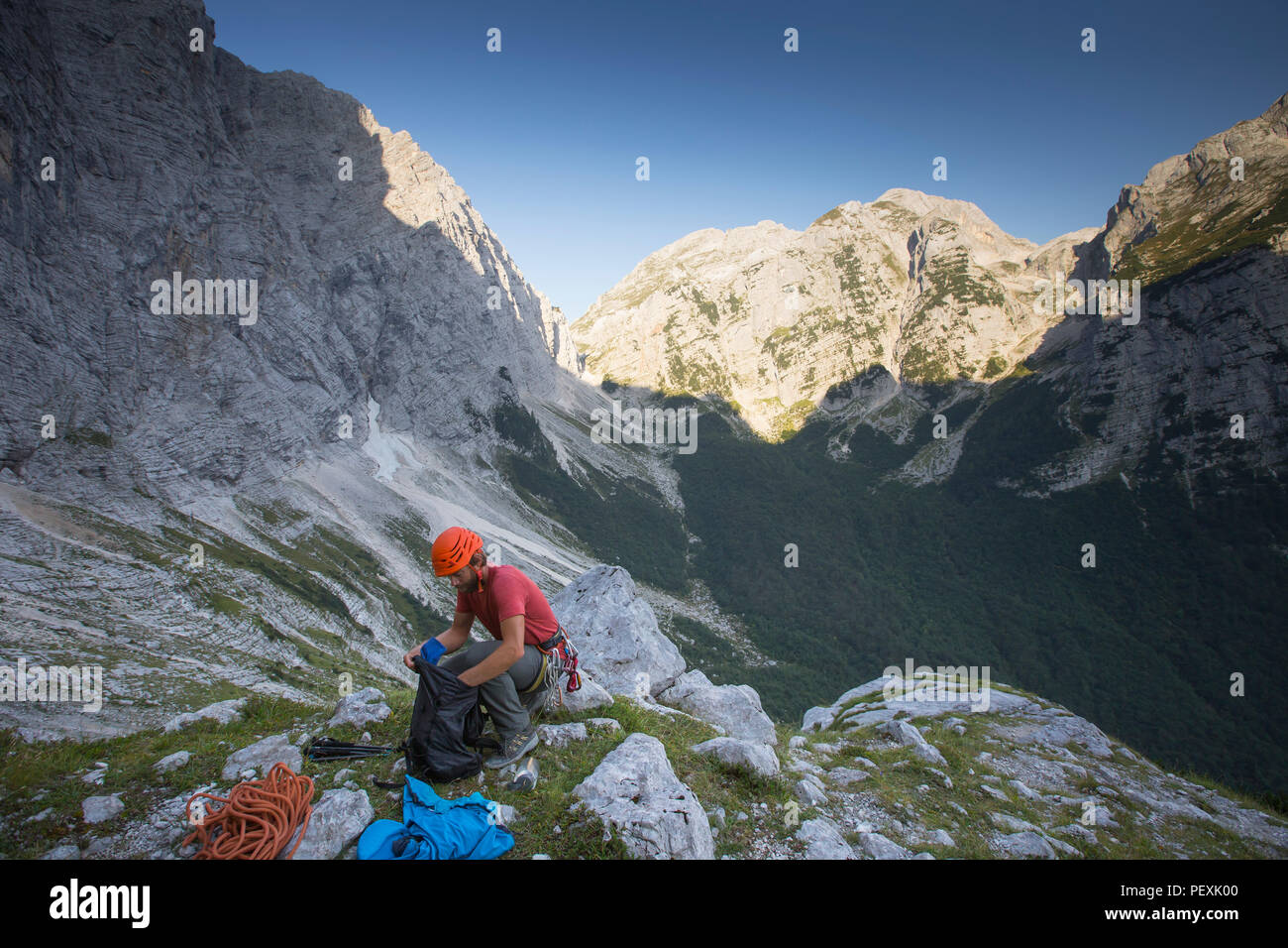 Bergführer während der Besteigung des Triglav, Slowenien Stockfoto