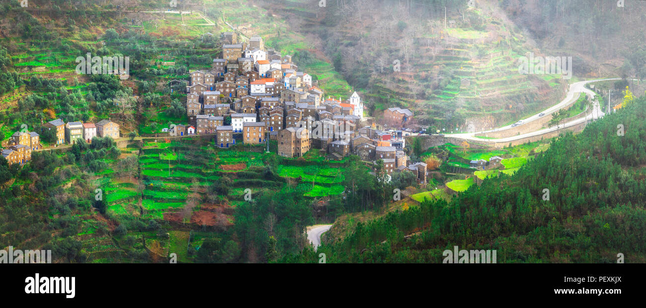 Beeindruckende Piodao Dorf, Panoramaaussicht, Portugal. Stockfoto