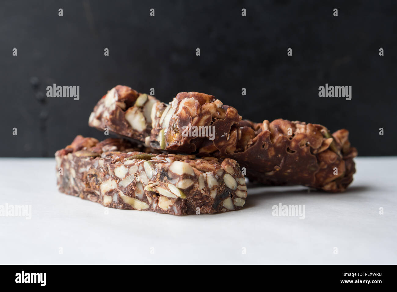 Gluten frei geschnitten Schokolade Energy Bar Stockfoto