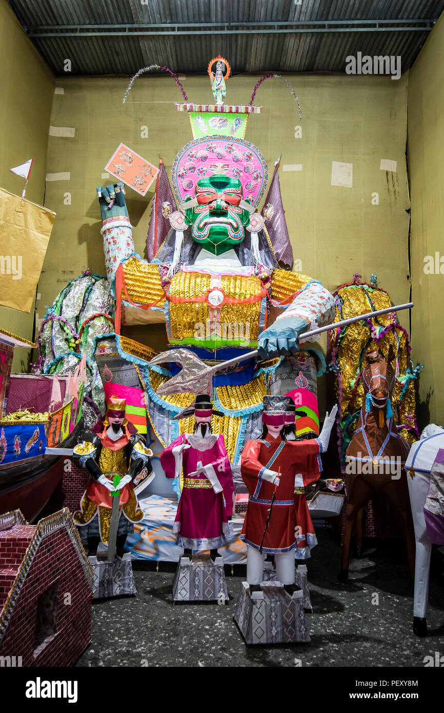 Kuala Lumpur, Malaysia. 17 August, 2018. Hungry Ghost Festival in Kuala Lumpur, Malaysia, am 17. August 2018 eingestellt. Ein Vorort ist Sett Stockfoto