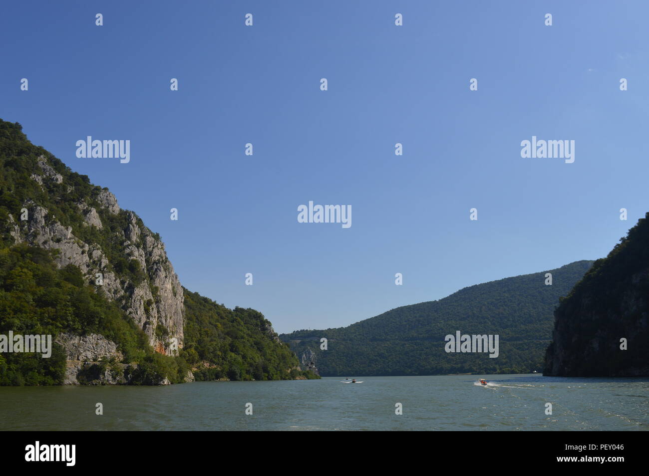 Boote an der Donau Stockfoto