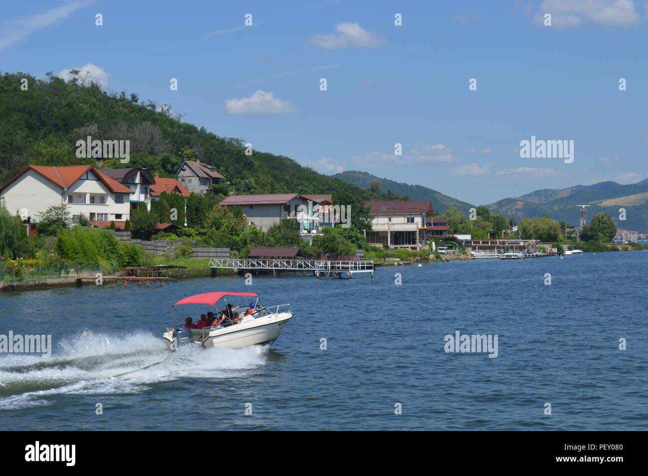 Boote an der Donau Stockfoto
