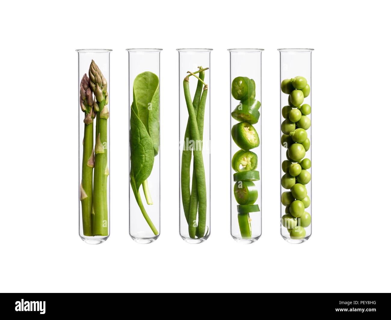 Gemüse in den Reagenzgläsern, Studio gedreht. Stockfoto