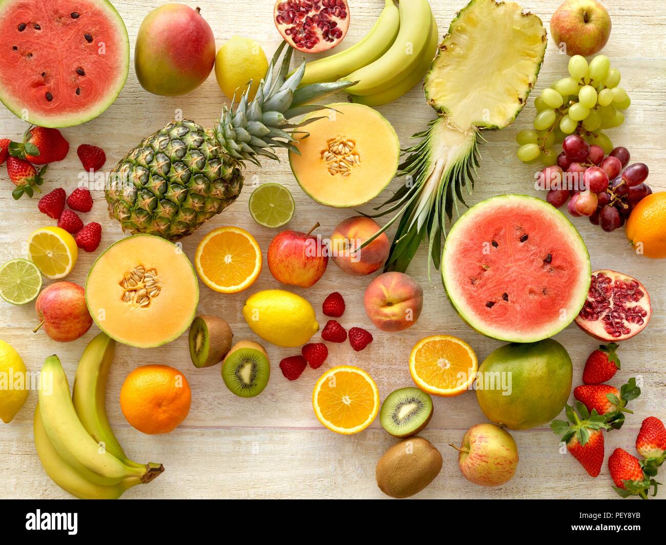 Auswahl an frischem Obst. Stockfoto