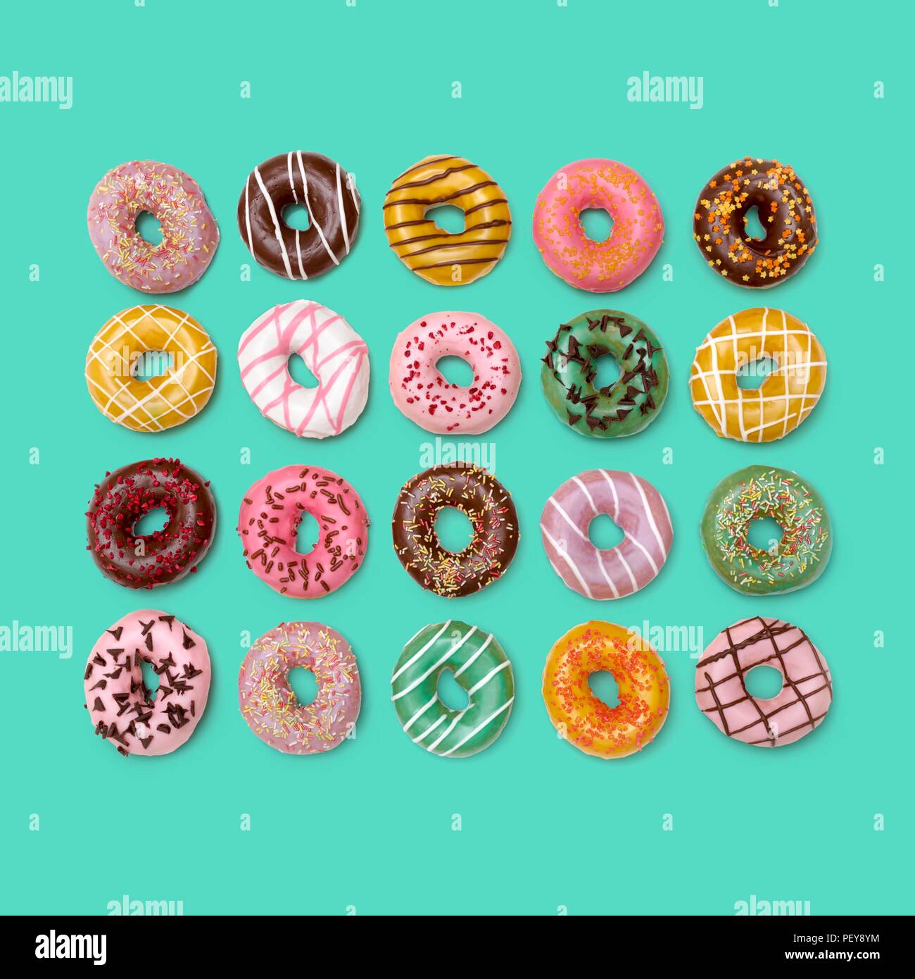 Bunte Donuts, Studio gedreht. Stockfoto