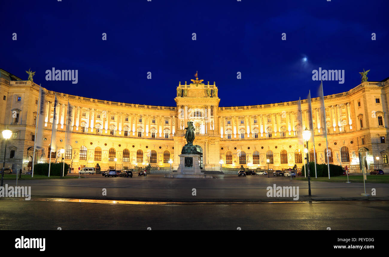 Hofburg in der Nacht in Wien, Österreich Stockfoto