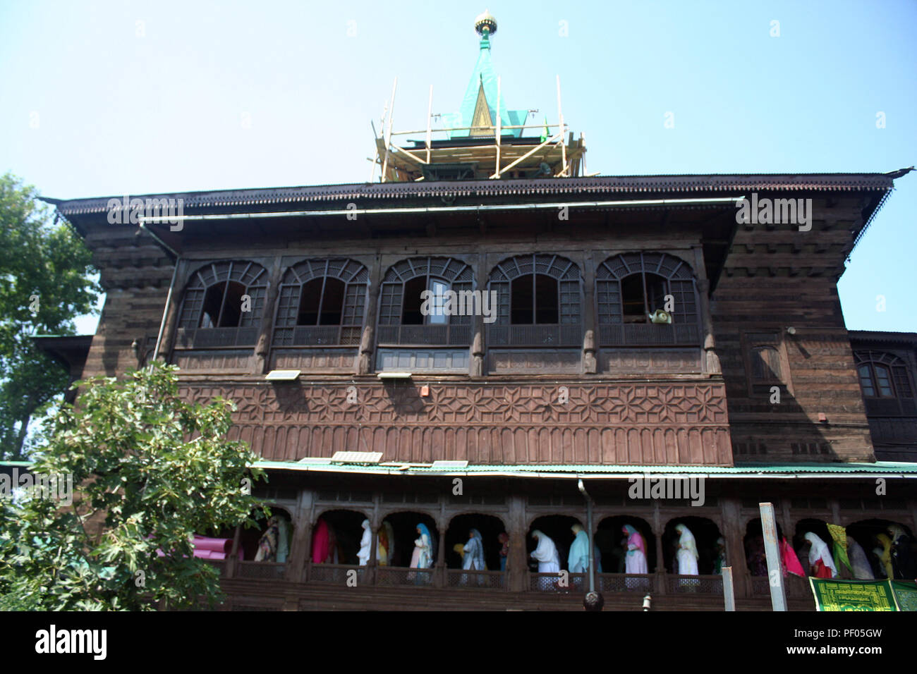 Shah hamdan shrine Fotos und Bildmaterial in hoher Auflösung Alamy