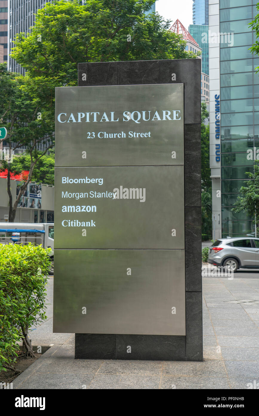 Singapur - 9. August: Capital Square Zeichen mit den Mietern Stockfoto
