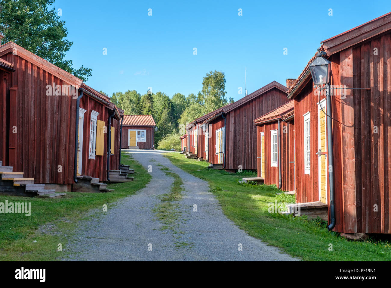 Lövånger Kirche Stadt im Norden Schwedens aus dem 17. Jahrhundert und besteht aus 117 Bungalows, von denen viele für Hostel Unterbringung verwendet werden. Stockfoto