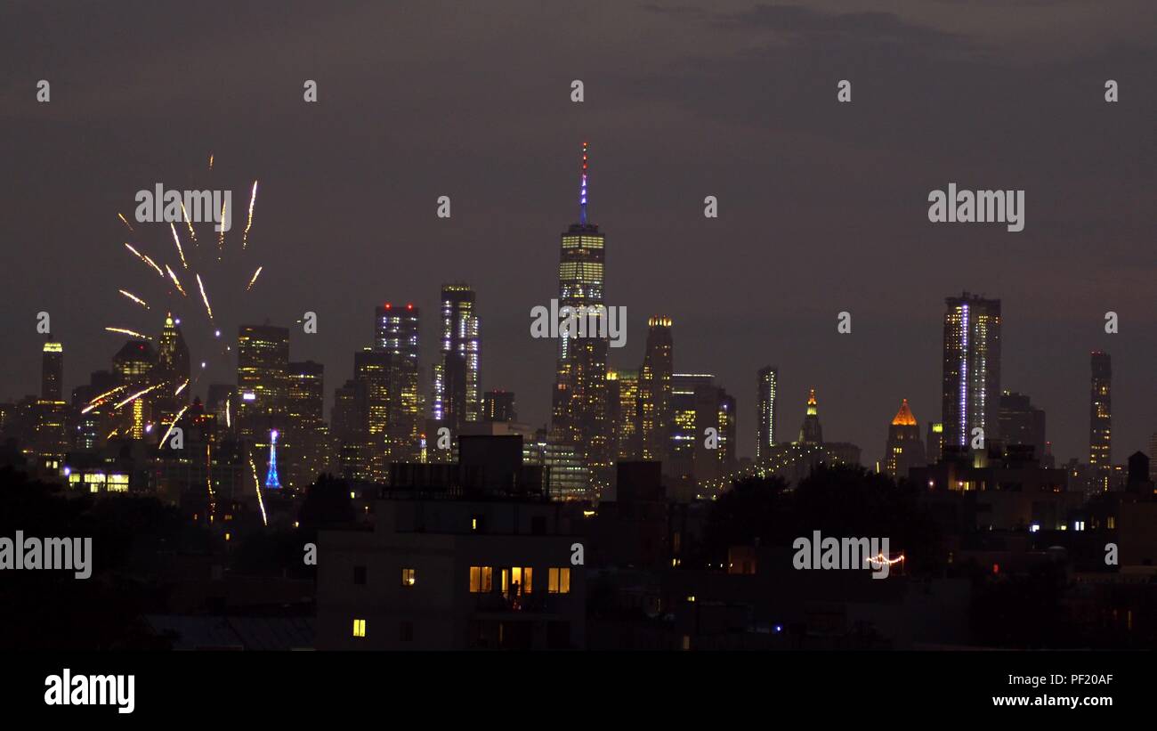 NEW YORK CITY - Apr 4: Independence Day Feuerwerk über der Skyline von Manhattan Stockfoto