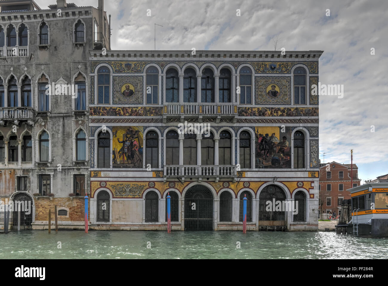 Palazzo da mula Fotos und Bildmaterial in hoher Auflösung Alamy