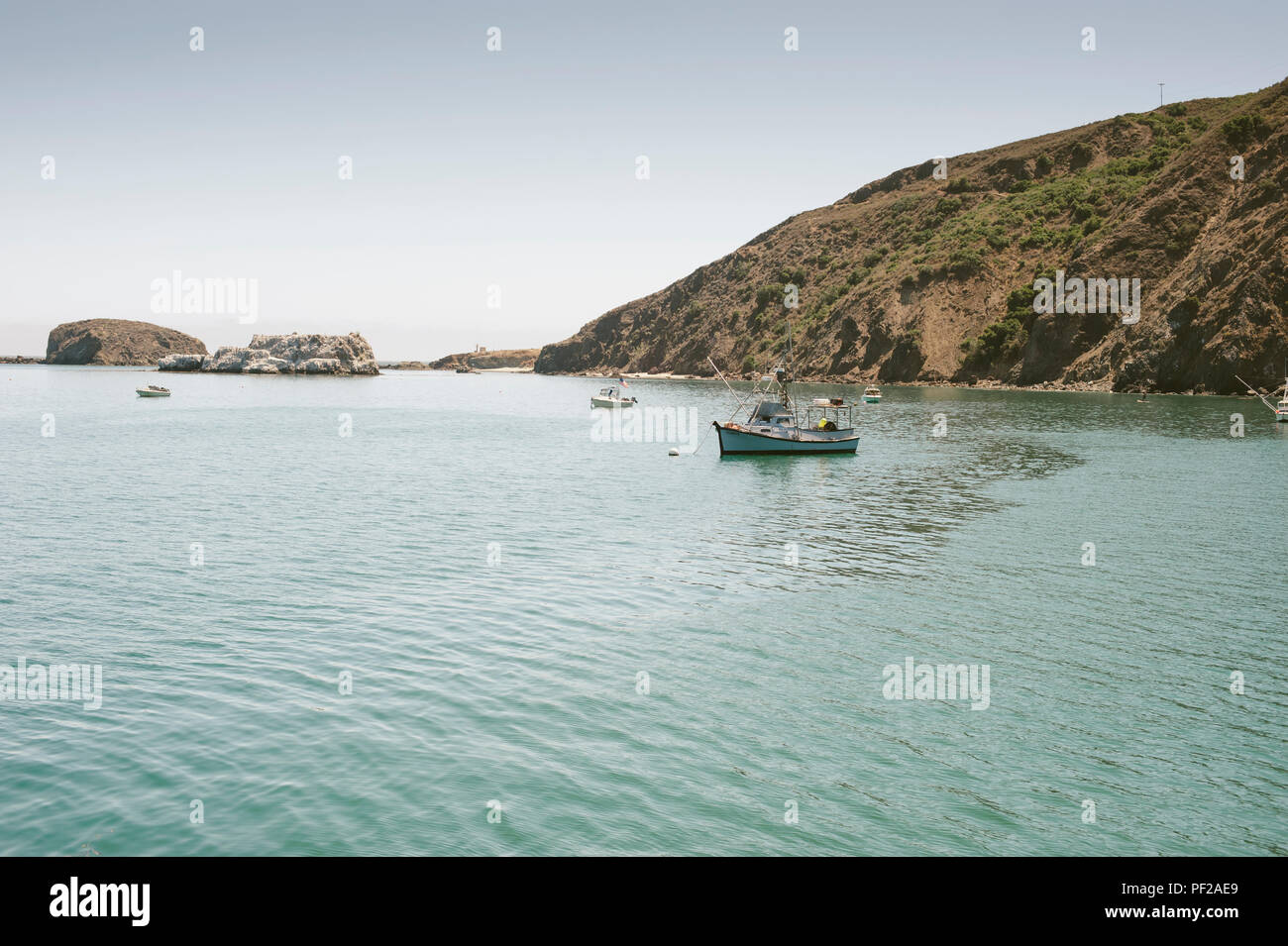 Fischerboote Schwimmer in Avila Beach Bay Stockfoto