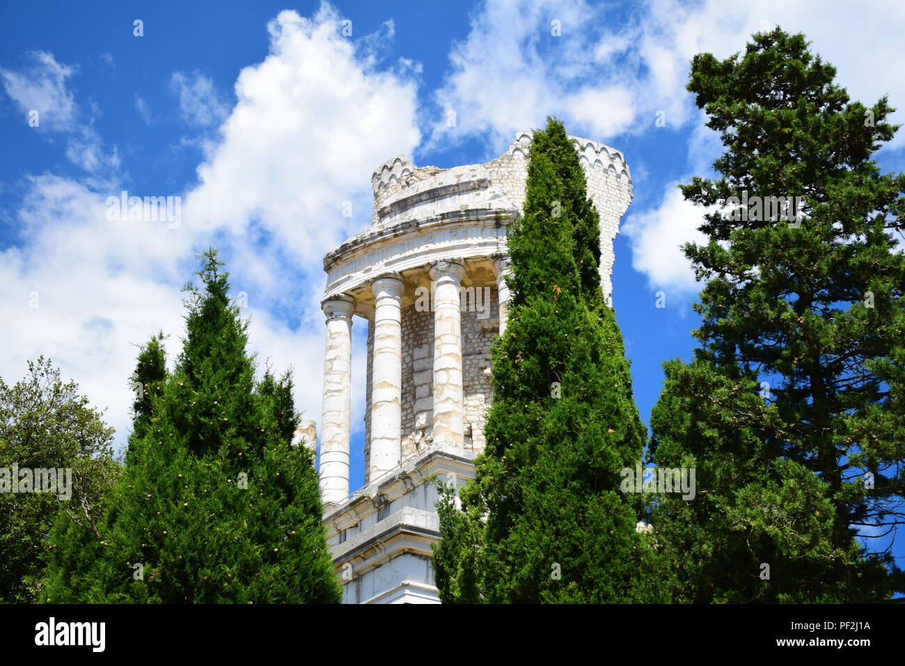 Die Römischen Siegessäule Trophäe der Alpen in der Nähe des Dorfes La Turbie an der Cote d'Azur, Frankreich Stockfoto