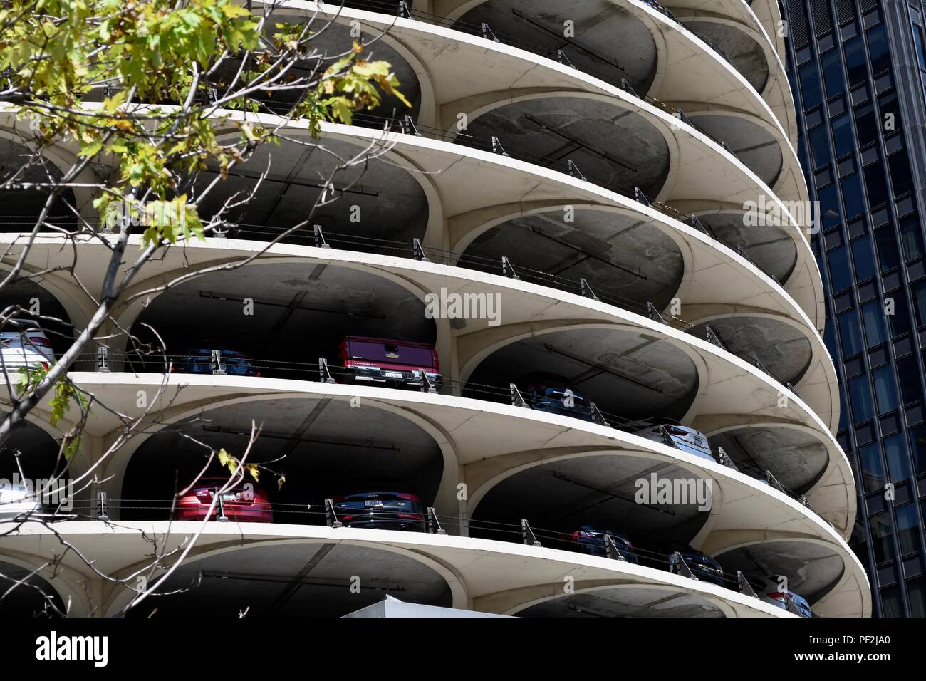 Parkdecks in einem der beiden Marina City Towers Stockfoto