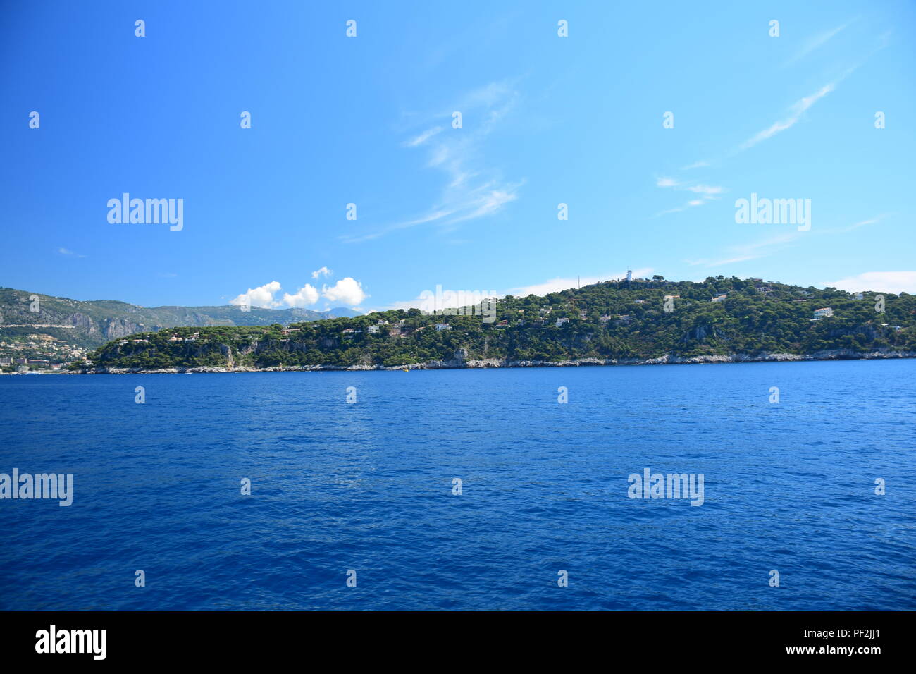 Blick auf Nizza und die französische Riviera, wie sie vom Mittelmeer Stockfoto