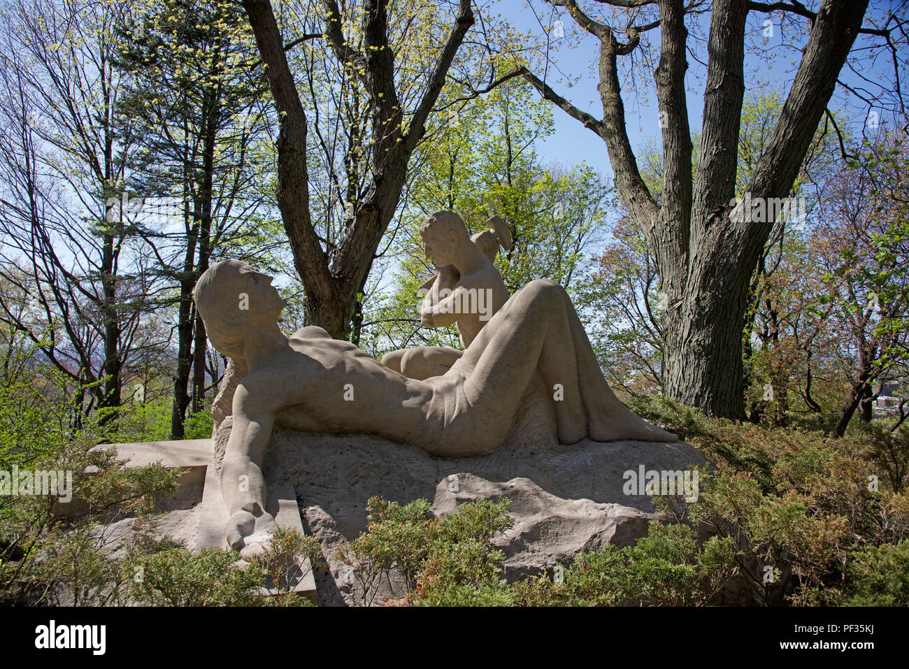 Weg des Kreuzes Statue von Jesus an das Kreuz in der oberen Gärten von St Joseph Oratorium in Mont Royal Montreal Quebec Kanada genagelt werden Stockfoto