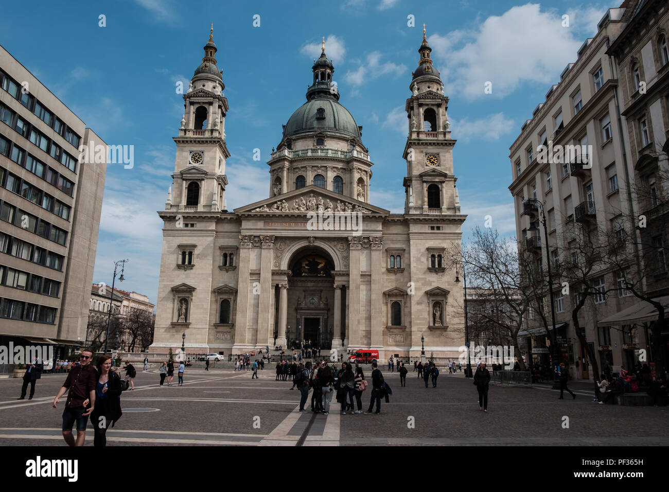 Budapest, Ungarn - 5 April 2018 - die St.-Stephans-Basilika in Budapest, Ungarn, an einem sonnigen Tag. Stockfoto