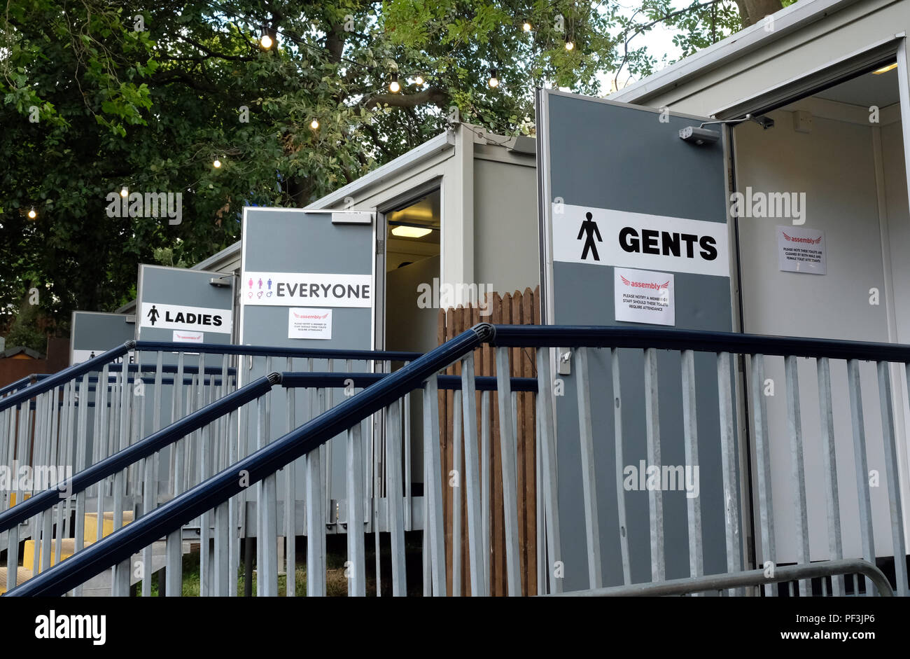 Geschlechtsneutrale toiletten Fotos und Bildmaterial in hoher