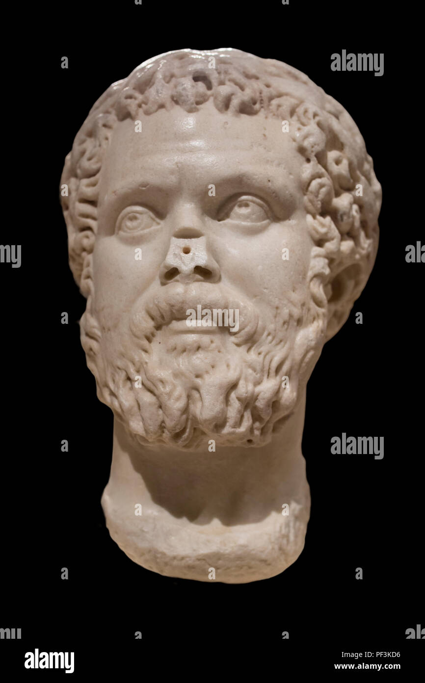 Madrid, Spanien - 11 November, 2017: römische Büste von Clodius Albinus im Nationalen Archäologischen Museum in Madrid. Über schwarz Isoliert Stockfoto