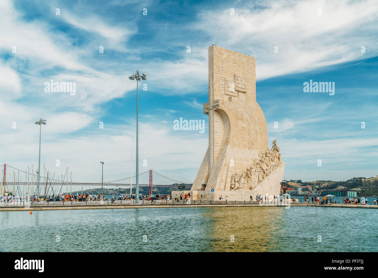 Lissabon, Portugal - 23 AUGUST 2017: Monument der Entdeckungen (Padrao dos Descobrimentos) feiert die Portugiesische Alter der Entdeckung und befindet sich Stockfoto