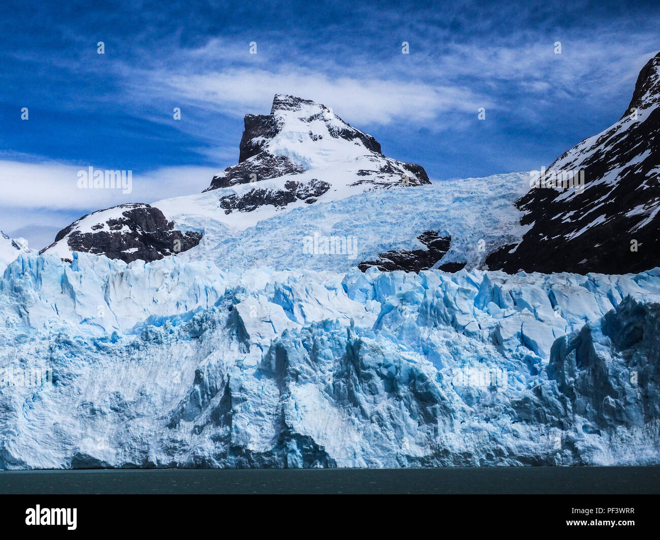 Der upsala Gletscher ist ein großes Tal Gletscher auf der östlichen Seite des Südlichen Patagonischen Eisfeld. Stockfoto