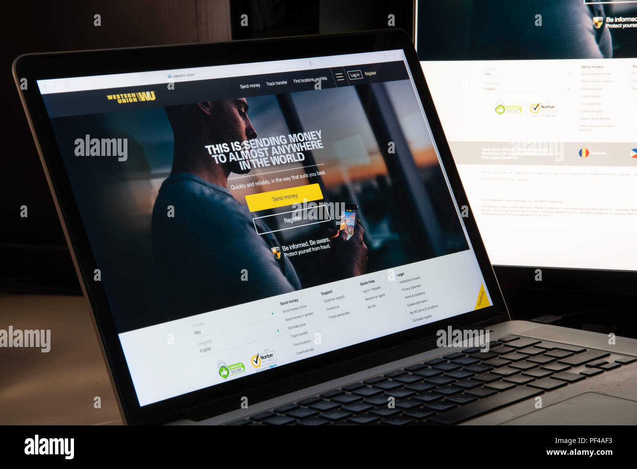 Mailand, Italien - 15 August 2018: Western Union online banking Website Homepage. Western Union Logo sichtbar. Stockfoto