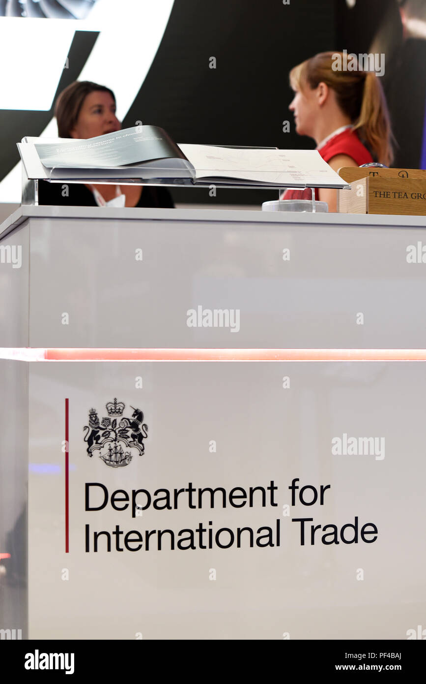 Department for International Trade, DIT, auf der Farnborough International Airshow FIA, Luftfahrt, Luft- und Raumfahrt Messe. Brexit-Regierungsabteilung Stockfoto