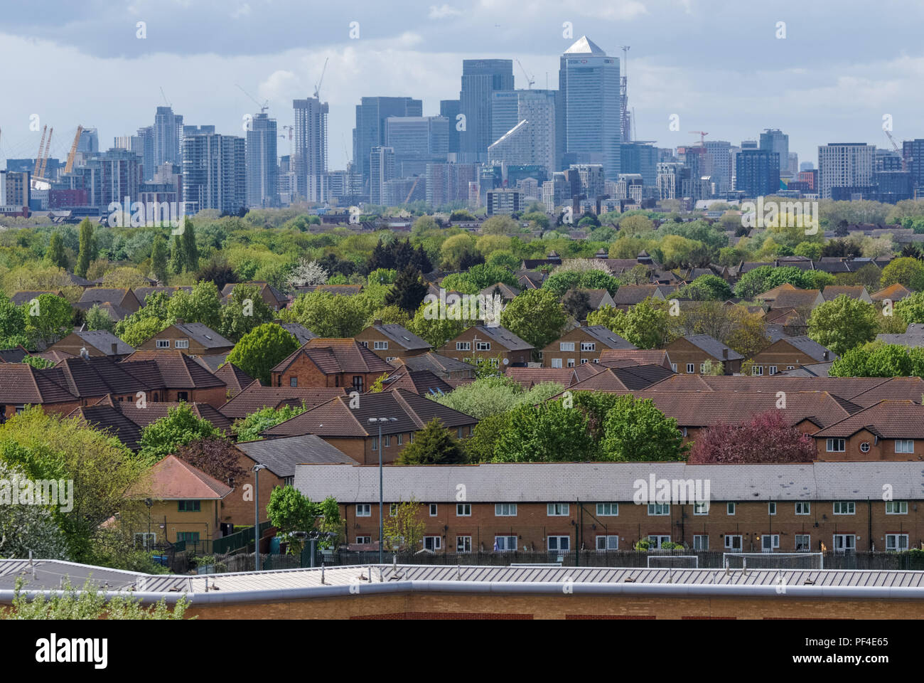 Blick über Beckton auf die Canary Wharf, London, England, Vereinigtes Königreich, Großbritannien Stockfoto
