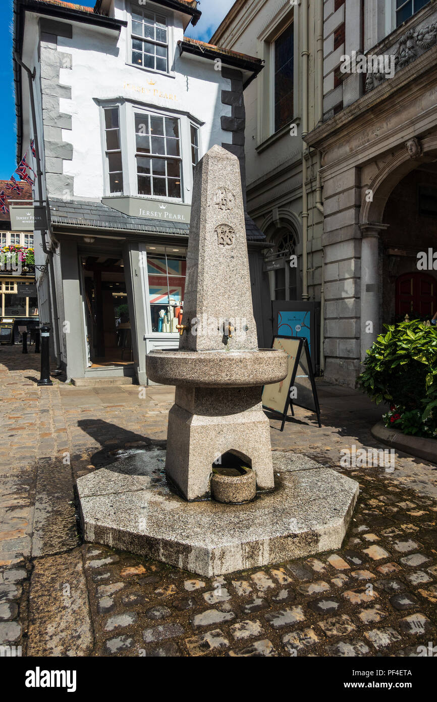 Ein Trinkwasser Brunnen an der High Street, Windsor, Großbritannien Stockfoto