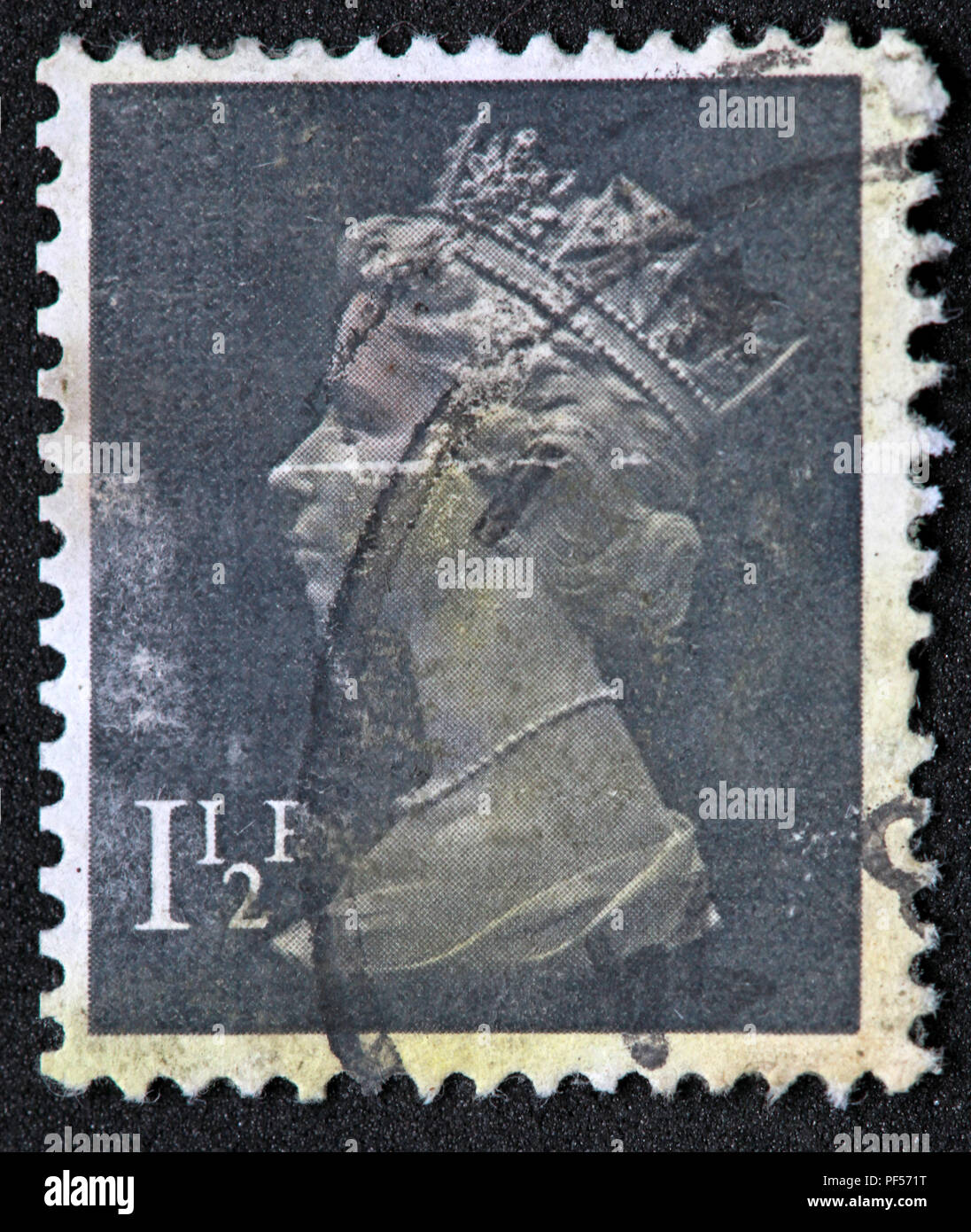 Verwendet frankiert Britische UK Stempel - 1.5p - Königin Elizabeth II. Stockfoto