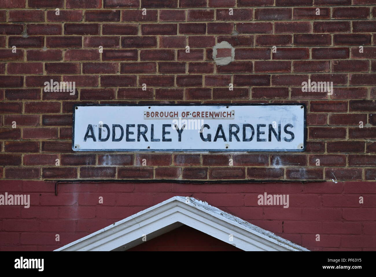 Polizei in adderley gardens Fotos und Bildmaterial in hoher Auflösung