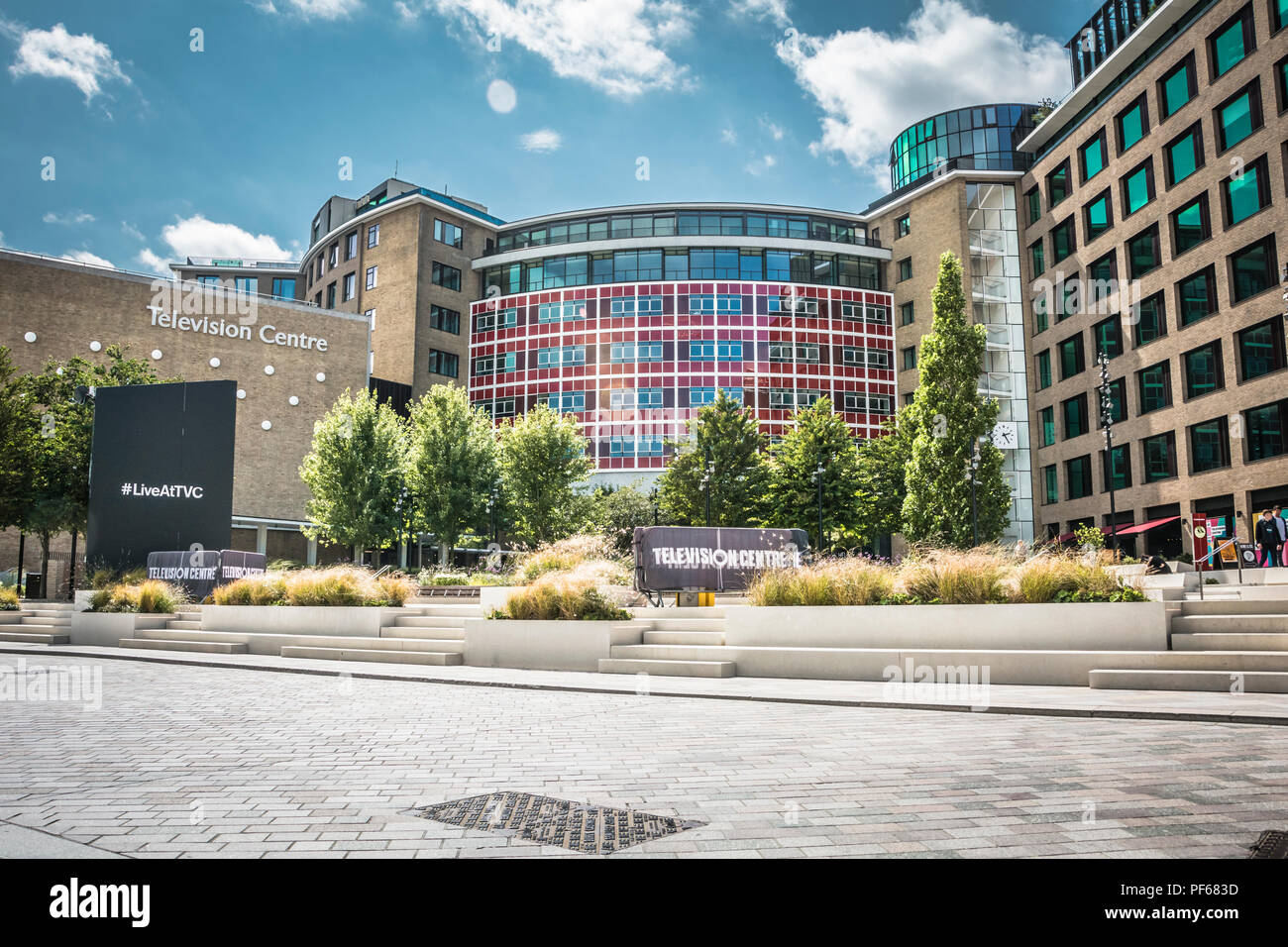 Die Fassade des ehemaligen BBC Television Centre, Wood Lane, London, England, Großbritannien Stockfoto