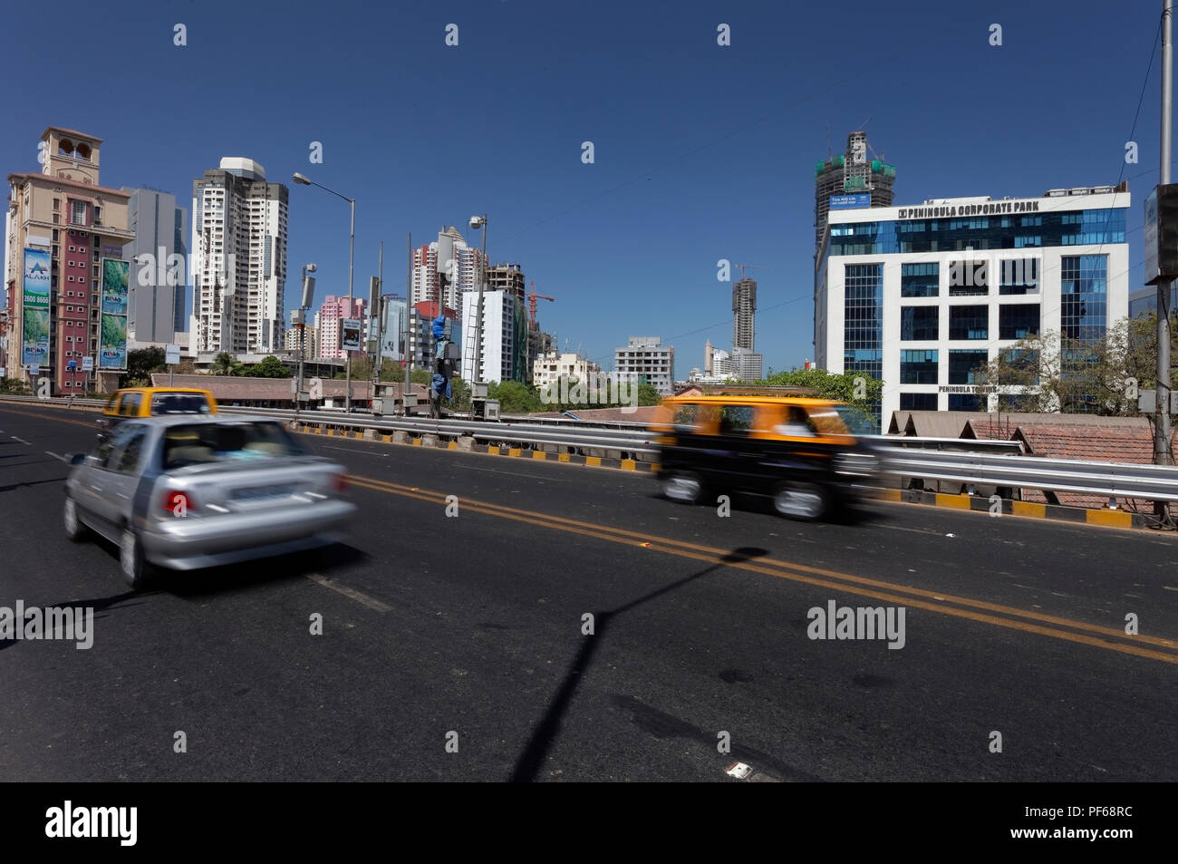 Hohe Gebäude bereit & Bau in Lower Parel und Worli, Mumbai, Indien. Stockfoto