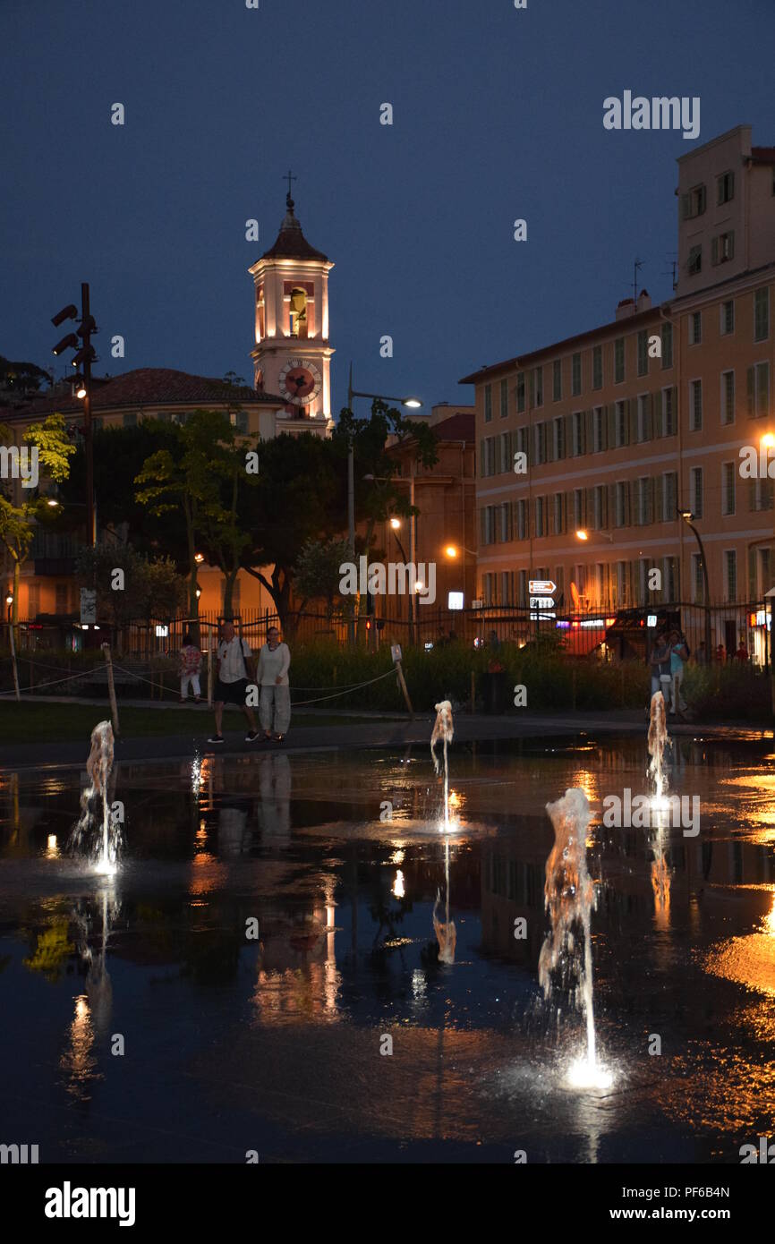 Water Park an der Promenade du Paillon auf dem Place Massena in Nizza, Frankreich Stockfoto